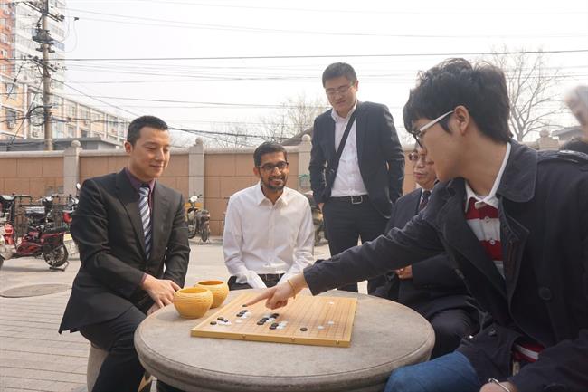 Ke Jie (derecha), el mejor jugador del mundo de go | ALPHAGO ep ke jie derecha mejor jugadormundogo