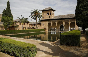 ep la alhambra de granada sin turistas por la crisis del coronaviru granada a 18 de abril del 2020