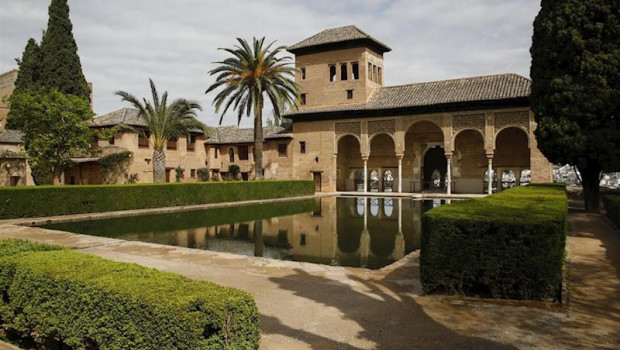 ep la alhambra de granada sin turistas por la crisis del coronaviru granada a 18 de abril del 2020