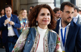 ep la ministrahaciendafunciones maria jesus montero asalidacongreso duranteparonprimer debateinvestiduracandidato socialistala presidenciagobierno