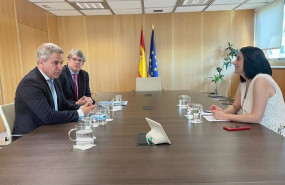 ep la secretaria de estado de industria rebeca torro el presidente de ganvam raul palacios y el