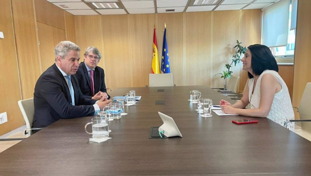 ep la secretaria de estado de industria rebeca torro el presidente de ganvam raul palacios y el