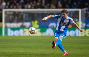 ep pedro mosquera of deportivo in action during santander league la liga match played in riazor abanca stadium between deportivo and malaga cf incoruna spain at apr 6th 2018 photo daniel otero afp7