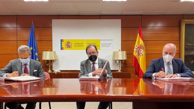 ep prisiones lanza con el banco santander el taller finanzas para mortales sobre educacion economica