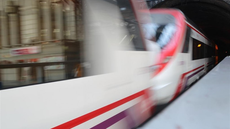 Tren, trenes de Cercanías de Renfe en Madrid | EUROPA PRESS - Archivo ep tren trenescercaniasrenfemadrid 20190325181103