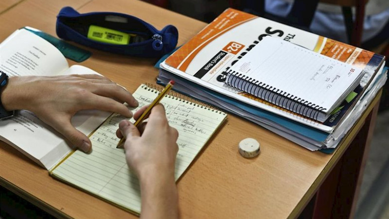 ep un alumno del programa de bachillerato de excelencia del instituto san mateo escribe un ejercicio