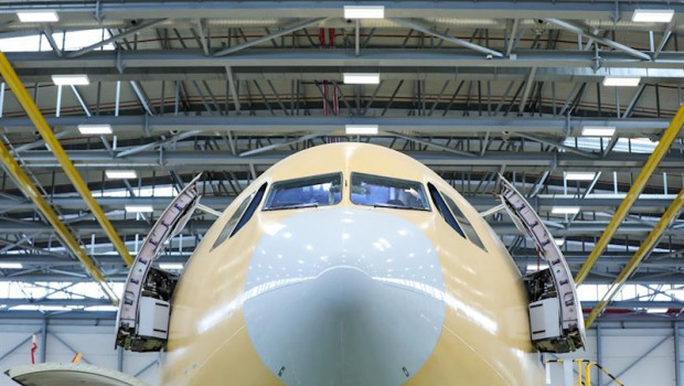 ep un avion de la compania airbus en la planta de airbus en getafe en madrid