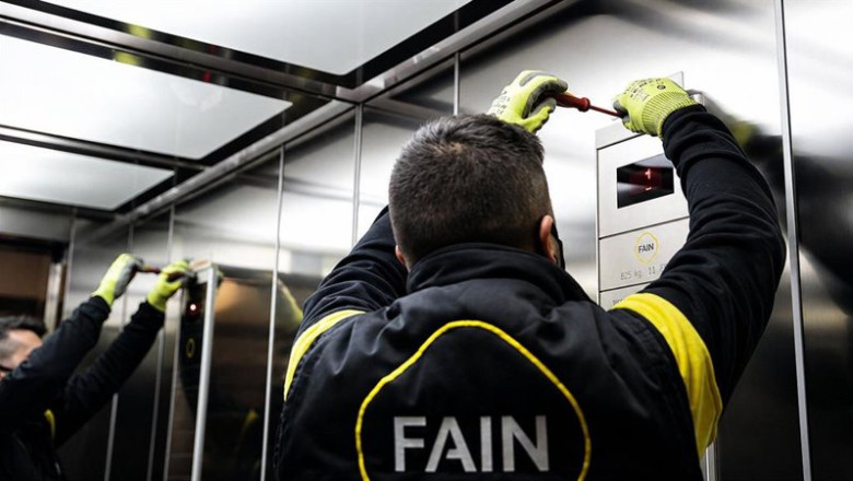 ep un operario de ascensor del grupo fain