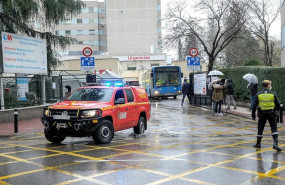 ep un vehiculo de la ume escolta los autobuses de transporte publico utilizados para trasladar