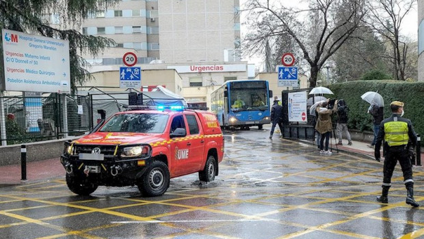 ep un vehiculo de la ume escolta los autobuses de transporte publico utilizados para trasladar