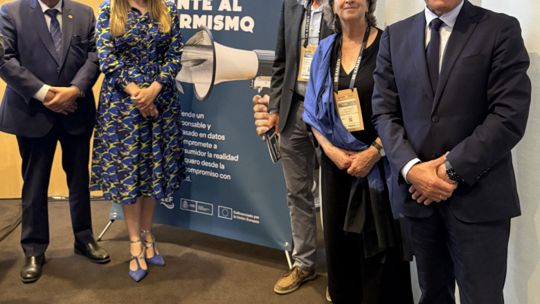 los ponentes con el presidente y el director gerente de anacef 20250513145455 