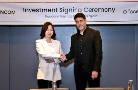 ep archivo   hancoms ceo yeon soo kim l facephis ceo javier mira r at the invest signing ceremony in