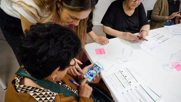 ep archivo   la aeb pone en marcha tu movil y tu un programa de capacitacion digital para mayores en
