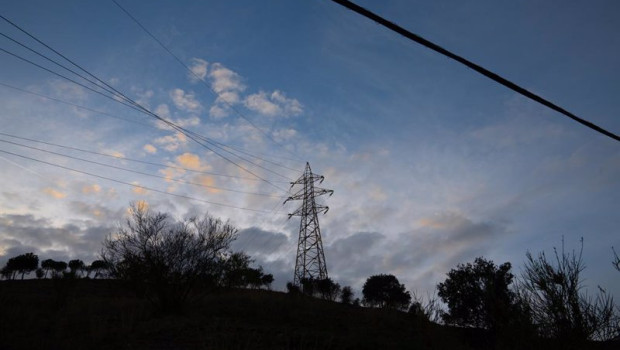 ep archivo   tendido electrico en cataluna espana