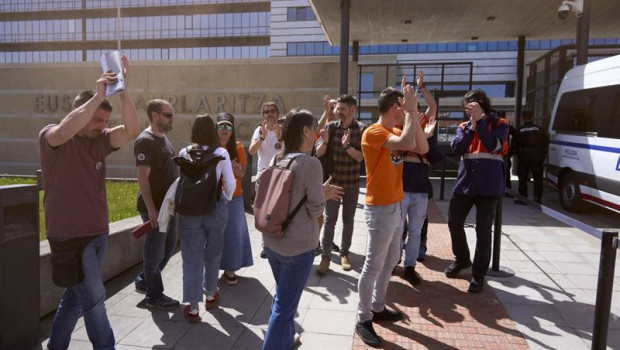 ep archivo varias personas durante una concentracion de trabajadores de tubos reunidos el pasado ep archivo varias personas durante una concentracion de trabajadores de tubos reunidos el pasado