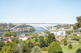 ep archivo   vista de un puente de oporto