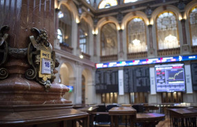 ep calendario con fecha de 18 de junio de 2021 en las instalaciones del palacio de la bolsa de