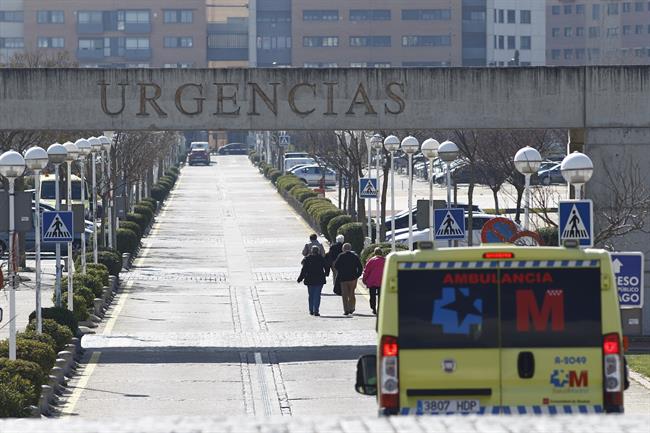 Cartel de Urgencias, ambulancia, ambulancias del SUMMA 112 | EUROPA PRESS ep cartelurgencias ambulancia ambulanciassumma 112