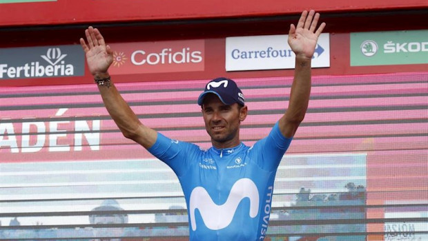 ep el ciclista espanol alejandro valverde movistar team en el podio tras ganar la octava etapa de la