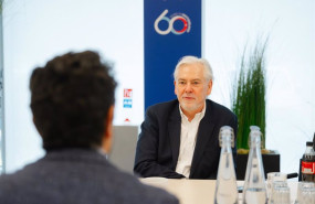 ep el consejero delegado ceo de philip morris international pmi jacek olczak durante una entrevista