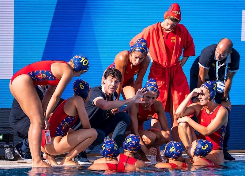 ep el seleccionador espanol de waterpolo femenino miki oca