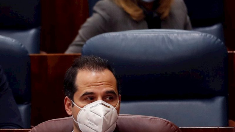 El vicepresidente de la Comunidad de Madrid, Ignacio Aguado, durante el pleno en la Asamblea de Madrid este miércoles con un único punto del orden del día, la comparecencia de Ayuso para informar sobre la pandemia del coronavirus., en Madrid (España), a 2 | Pool ep el vicepresidente de la comunidad de madrid ignacio aguado durante el pleno en la asamblea de