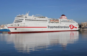 ep imagen de barco de trasmediterranea