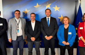 ep la delegacion de upa reunida en bruselas con el comisario de agricultura christophe hanse