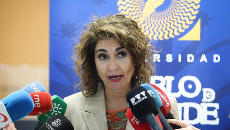 ep la ministra de hacienda maria jesus montero atiende a los medios en la universidad pablo de ep la ministra de hacienda maria jesus montero atiende a los medios en la universidad pablo de