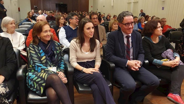 La ministra de Igualdad Irene Montero durante la presentación del documental 'La mujer que soñaba con números' en la Biblioteca Nacional. | EUROPA PRESS ep la ministra de igualdad irene montero durante la presentacion del documental la mujer que sonaba
