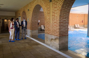 ep la ministra de industria comercio y turismo reyes maroto a la izquierda junto al presidente de
