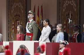 ep la princesa leonor el rey felipe vi la reina letizia y la infanta sofia en el desfile del 12 de