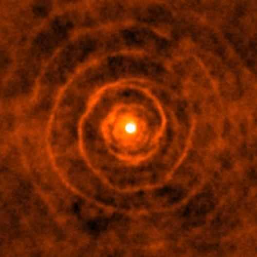 LL Pegasi | ALMA (ESO/NAOJ/NRAO) / HYOSUN KIM ET AL. ep ll pegasi