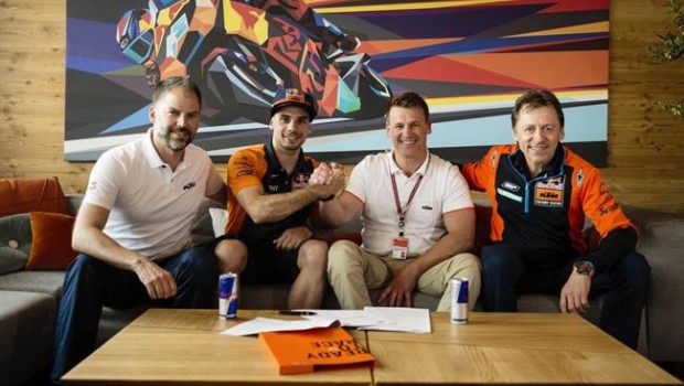 ep miguel oliveira ktm tech 3