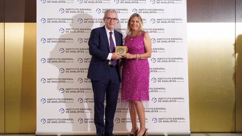 ep pablo isla recibe la brujula del ano 2023 que otorga el instituto espanol de analistas ep pablo isla recibe la brujula del ano 2023 que otorga el instituto espanol de analistas