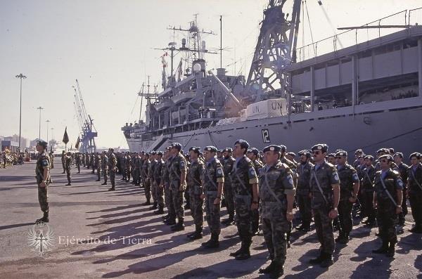 Primer embarque de militares españoles a Bosnia | EJÉRCITO DE TIERRA ep primer embarquemilitares espanolesbosnia