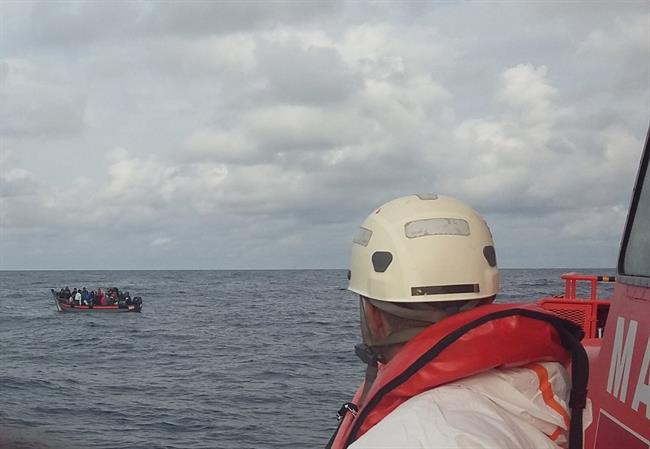 Rescate de inmigrantes en el Estrecho por la Salvamar Gadir | EUROPA PRESS/SALVAMENTO ep rescateinmigrantesestrechola salvamar gadir
