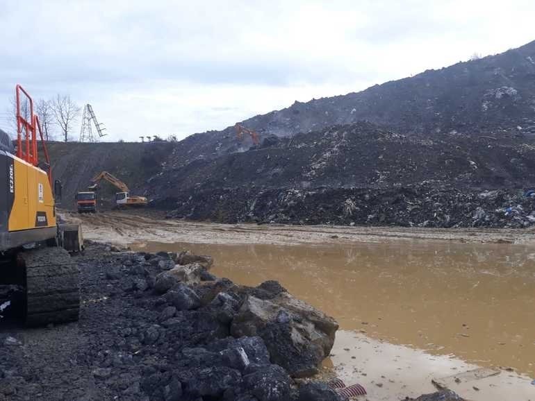 Trabajos en el vertedero de Verter Recycling de Zaldibar (Bizkaia) | IREKIA ep trabajos en el vertedero de verter recycling de zaldibar bizkaia