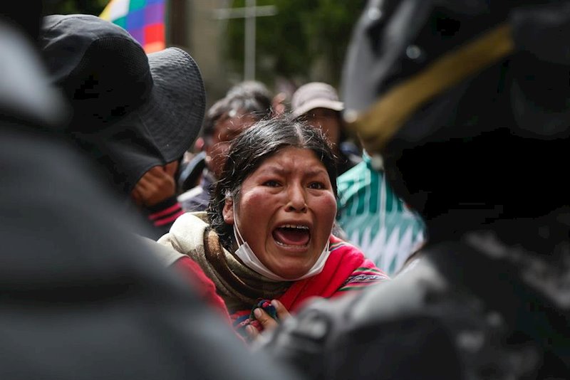 ep una seguidora de morales en una manifestacion en bolivia