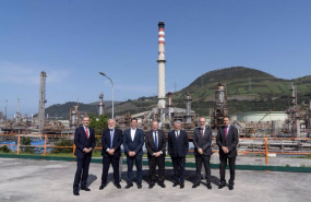 ep visita del ministro de industria jordi hereu a petronor