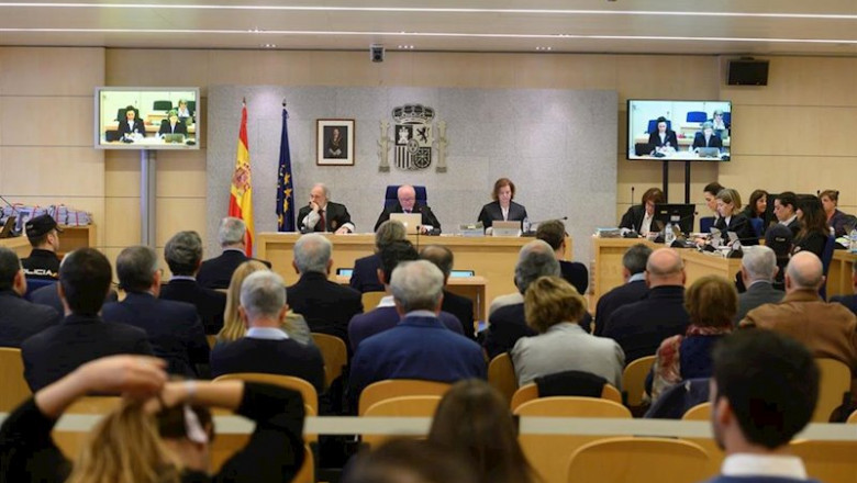 Vista general de la sala del juicio por la supuesta contratación irregular de una empresa de Gürtel para actos celebrados por la visita del Papa a Valencia en 2006 | Pool - Archivo ep vista general de la sala del juicio por la supuesta contratacion irregular de una empresa de