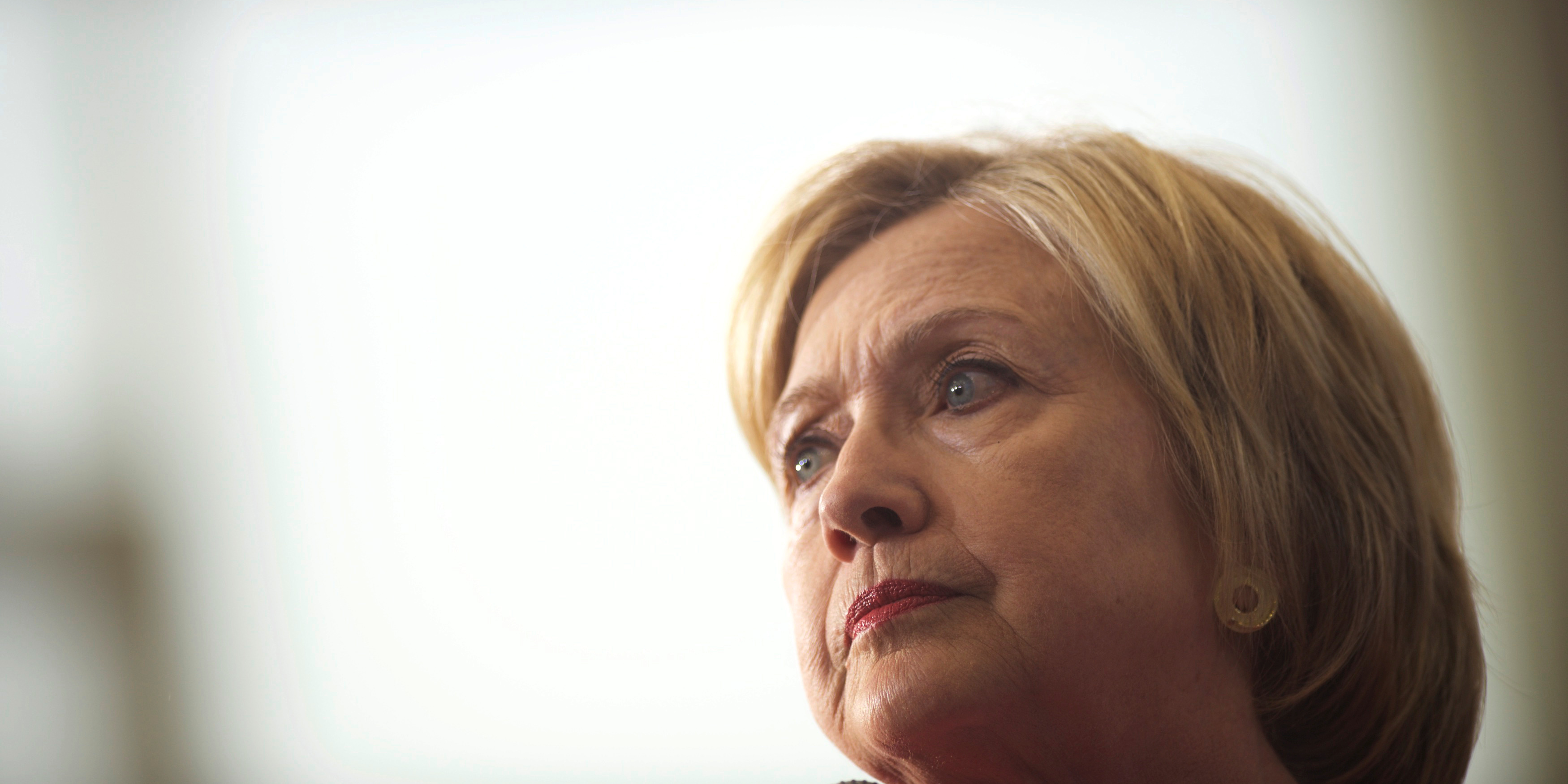 clinton-inquiete clinton-inquiete