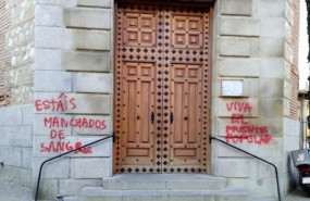 ep abogados cristianos denuncia ante fiscalia las pintadas en una iglesia de fuencarral por delito