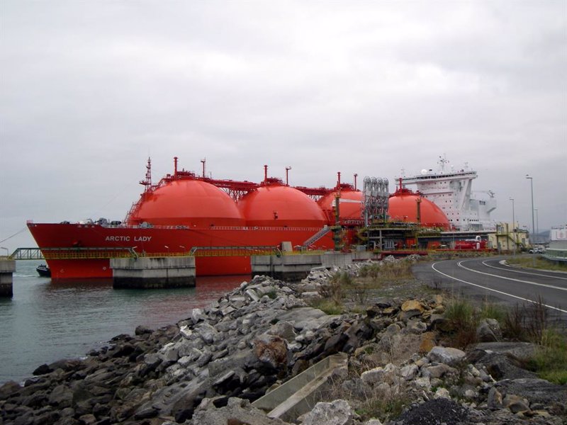 La AIE alerta de un encarecimiento del gas natural licuado por la demanda de China