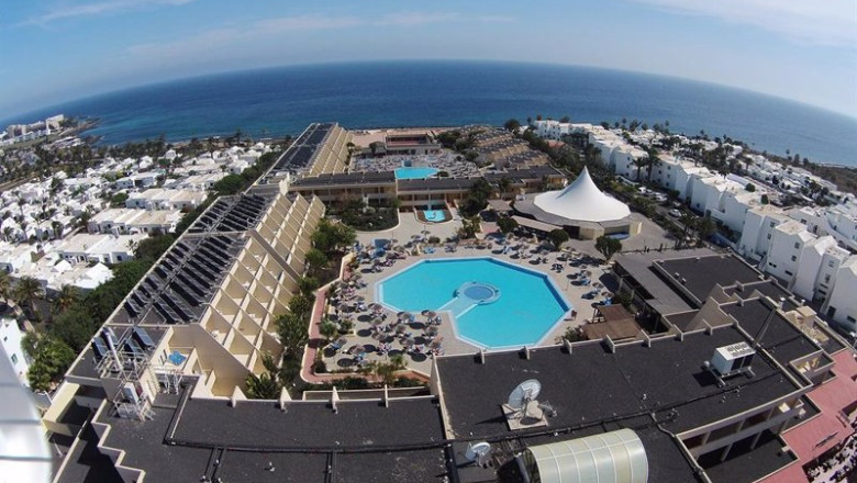ep archivo hotel coronas playa en costa teguise lanzarote ep archivo hotel coronas playa en costa teguise lanzarote