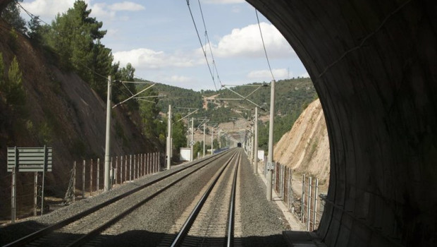 ep archivo   imagen de archivo adif av