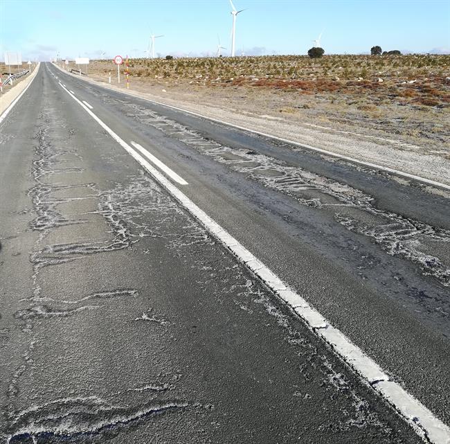 Carretera con desperfectos en el firme | ASOCIACIÓN ESPAÑOLA DE LA CARRETERA ep carreteradesperfectosfirme