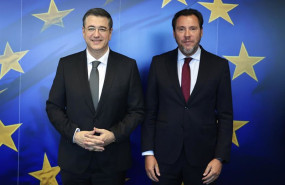 ep el ministro de transportes y movilidad sostenible oscar puente y el comisario de transporte