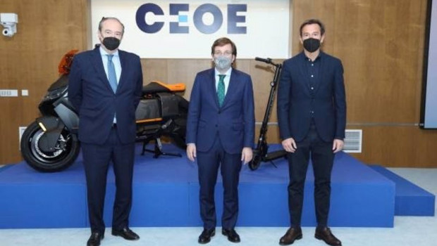 ep el presidente de ceoe antonio garamendi el alcalde de madrid jose luis martinez almeida y el