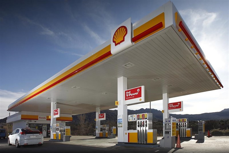 Shell reduce su beneficio un 71% en 2020 y aumenta el dividendo